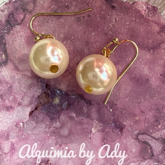 Big pearls dangle earrings - Picture 1 of 1